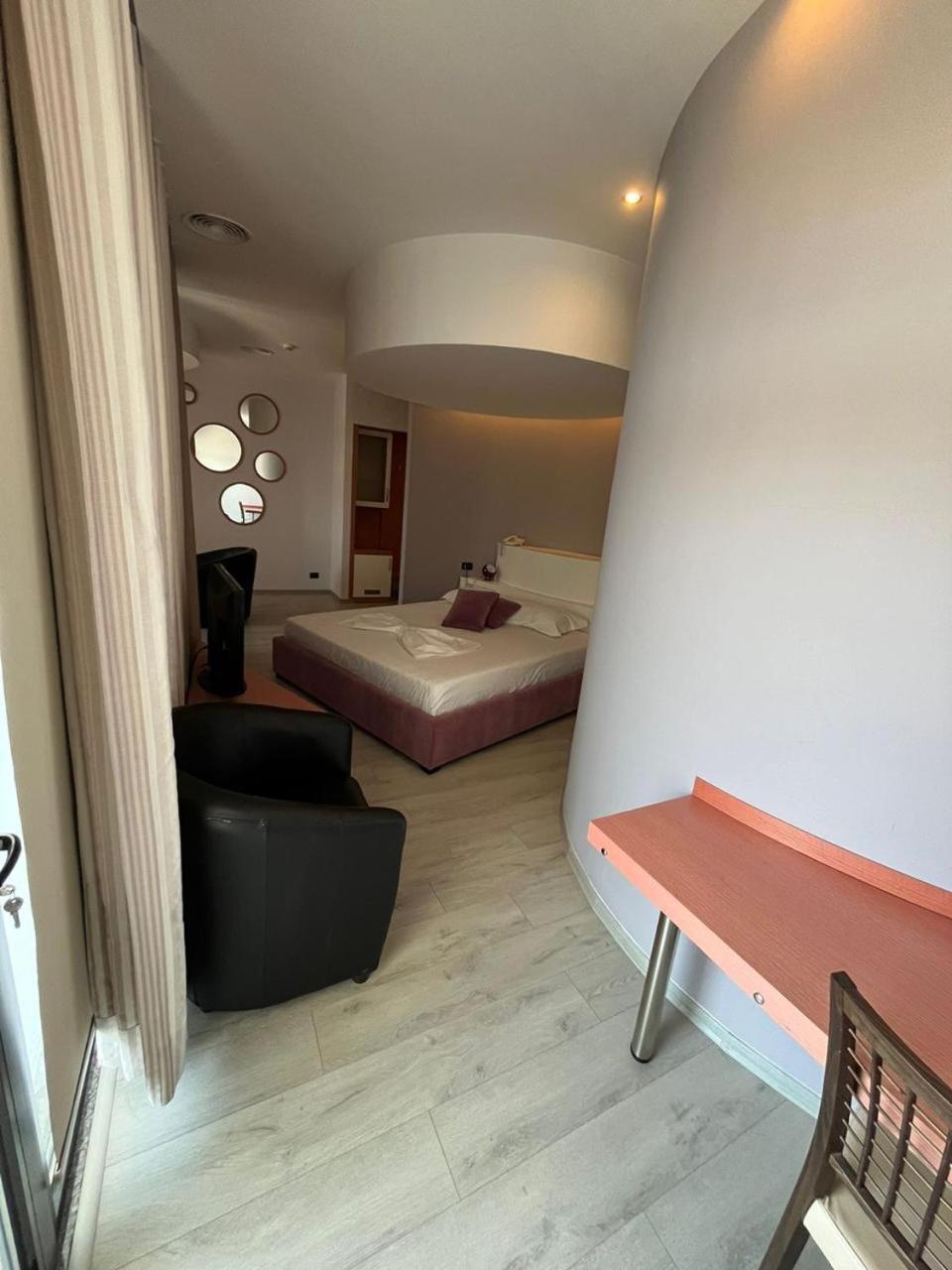 Icon Hotel Vlorë 외부 사진