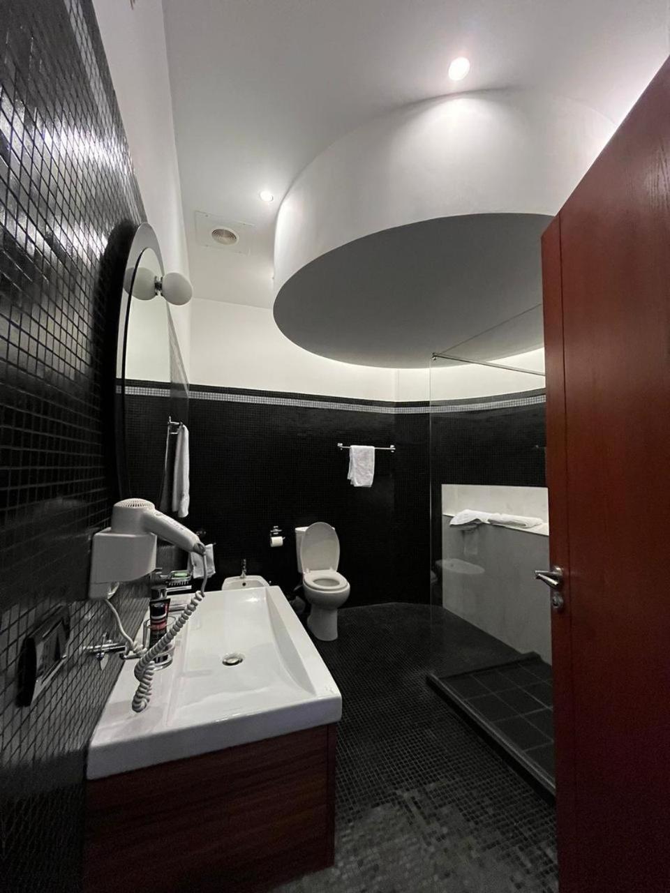 Icon Hotel Vlorë 외부 사진