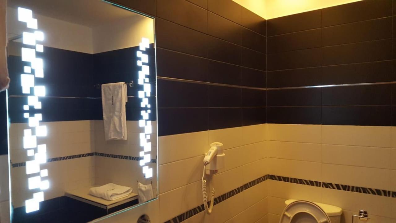 Icon Hotel Vlorë 외부 사진