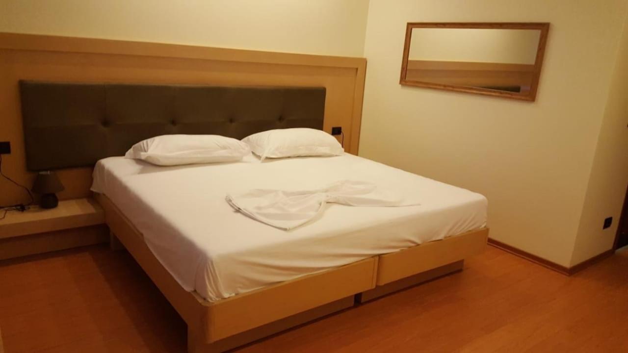 Icon Hotel Vlorë 외부 사진