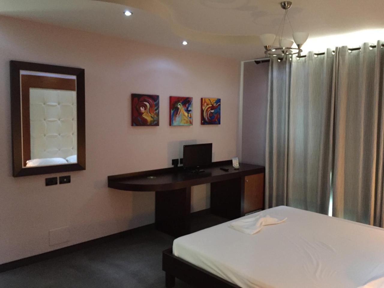Icon Hotel Vlorë 외부 사진