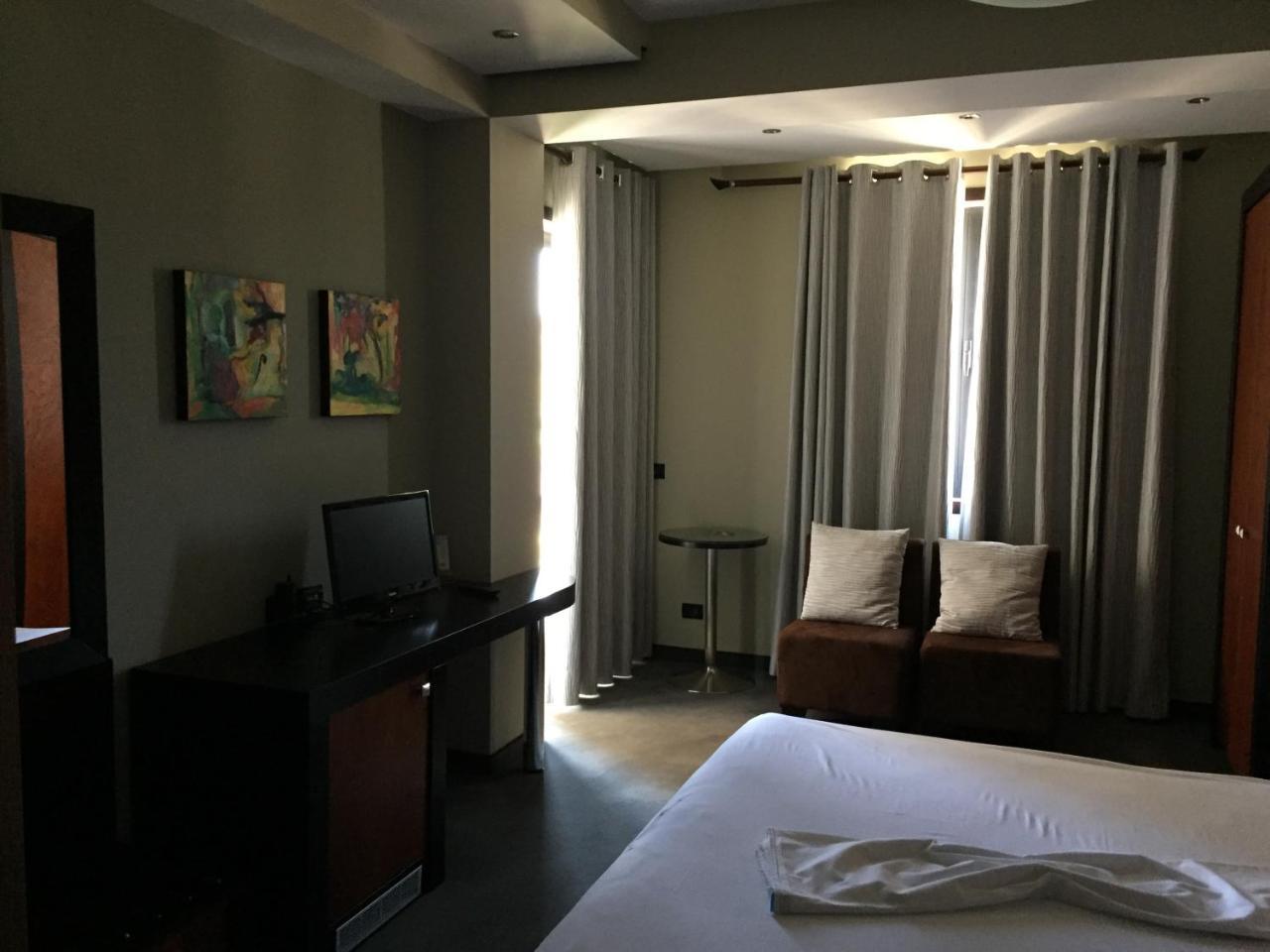 Icon Hotel Vlorë 외부 사진